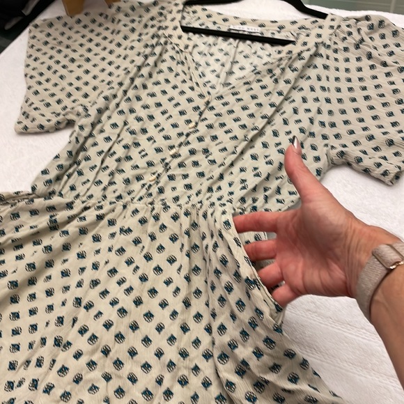 Miou Muse Anthropologie V Neck Button Up sz S EUC Short Sleeve Romper Modest - Picture 11 of 16